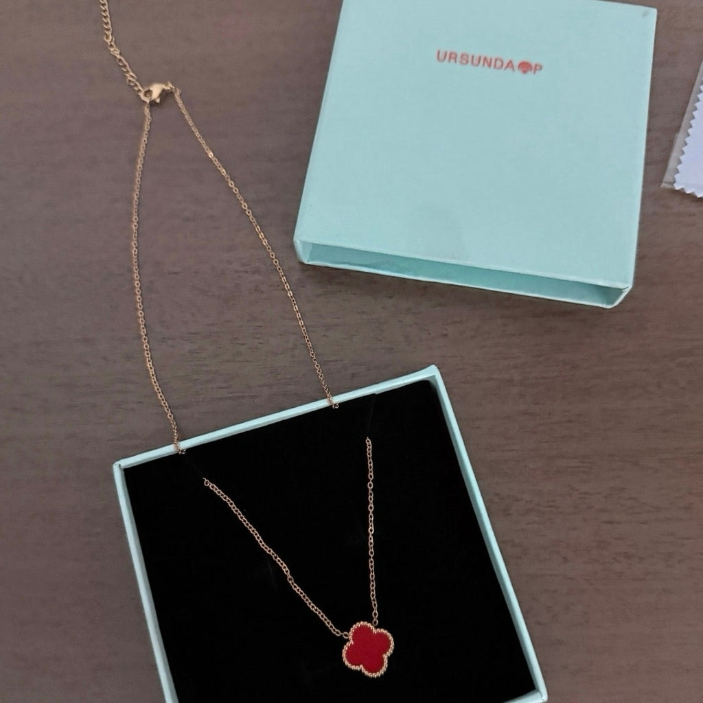 URSUNDAOP Red Clover Pendant Necklace – 14K Gold-Plated Chain, Velvet Gift Box