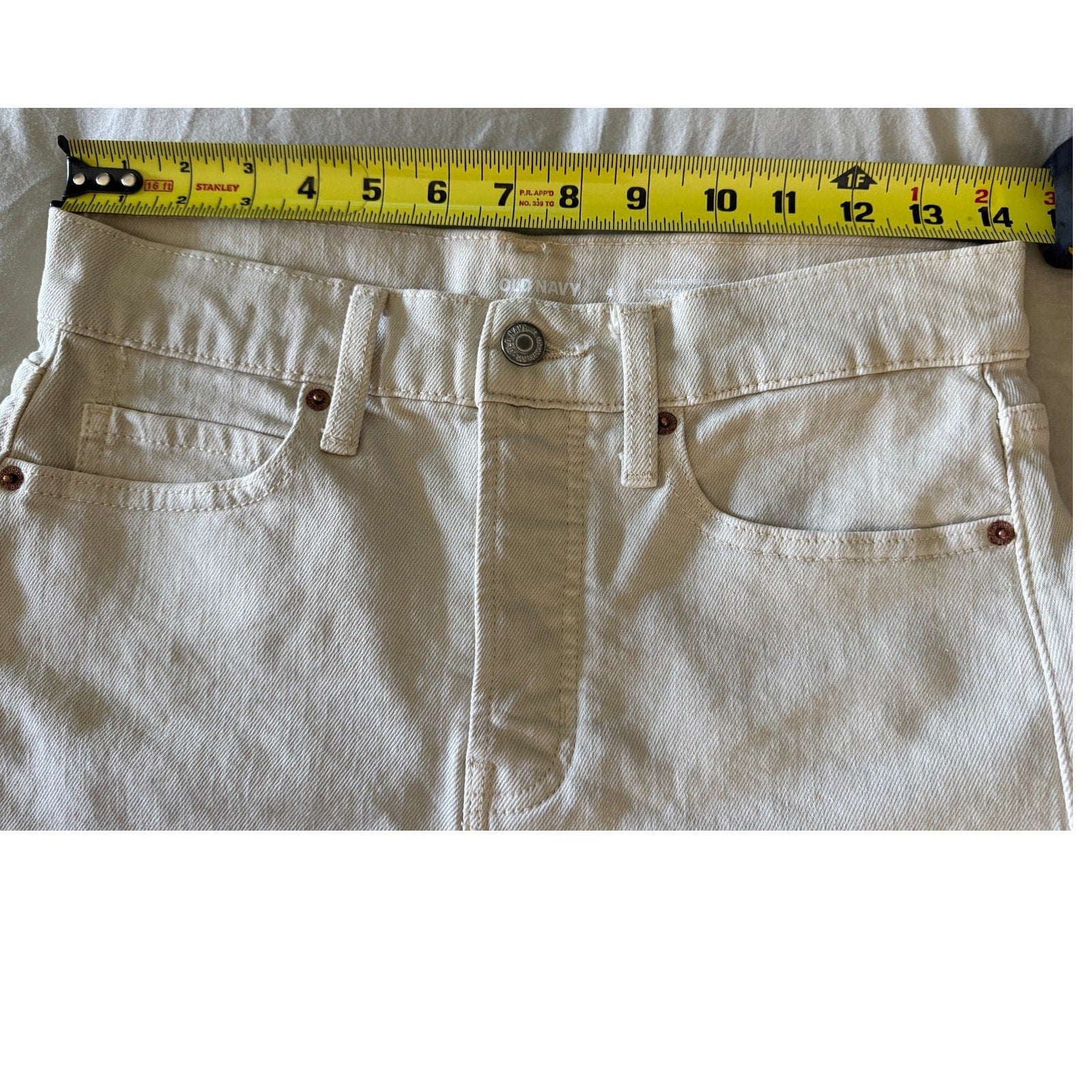 Old Navy Ski-Hi Highrise A-Line Raw Hem Button Fly Tan / Khaki Shorts Sz 4 NWOT