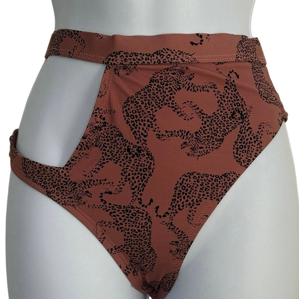Risk Swimwear Reef Mauve Bikini Bottoms in Black Spotted Jaguars Size Medium NWT