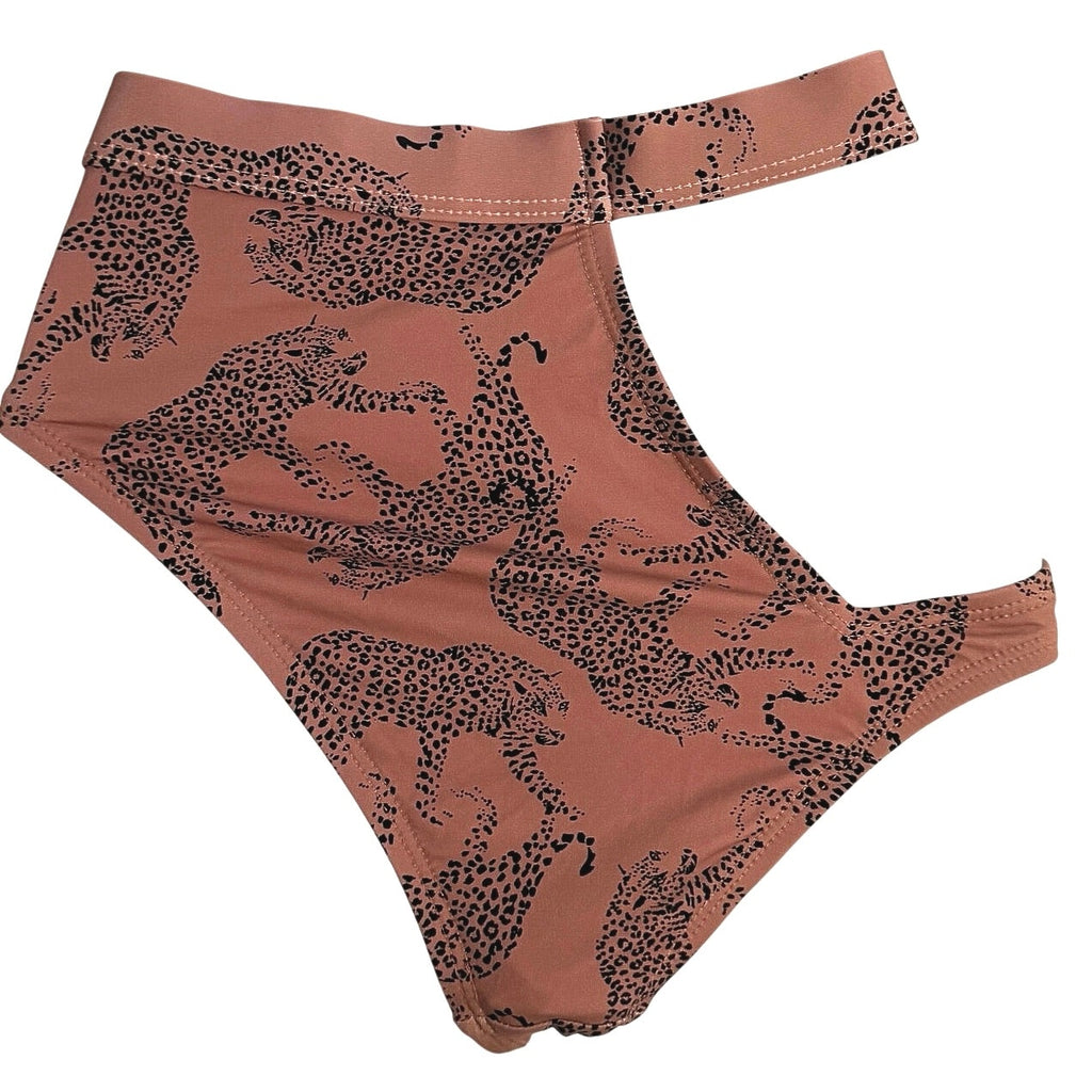 Risk Swimwear Reef Mauve Bikini Bottoms in Black Spotted Jaguars Size Medium NWT