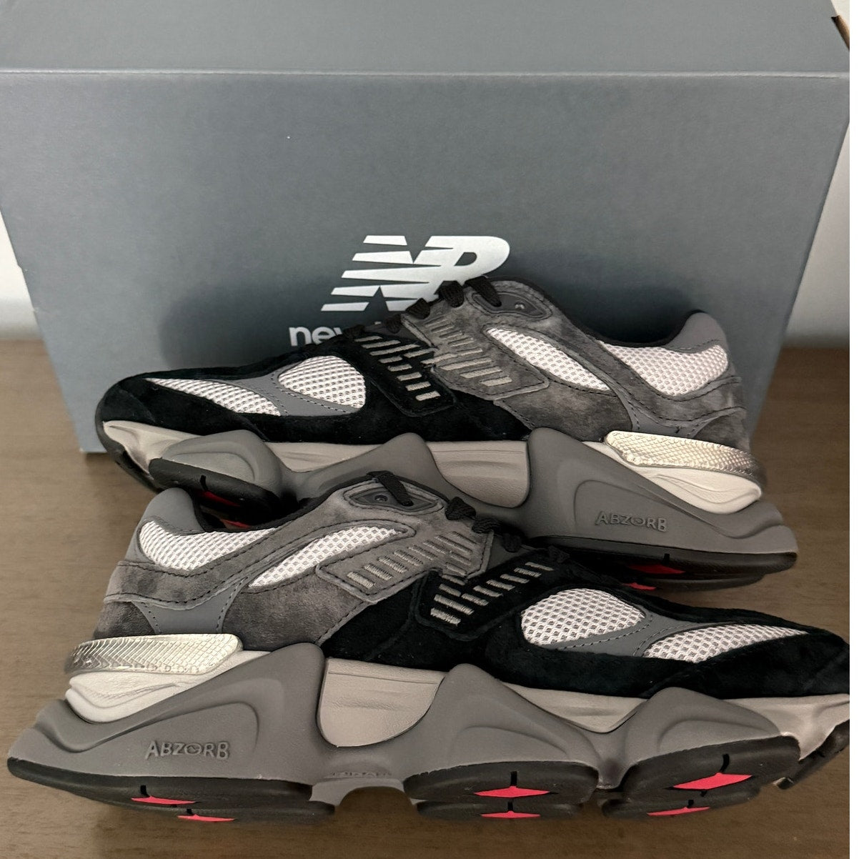 New Balance 9060 Running Lifestyle Sneakers Mens Sz 6.5 /Womens 8 Black/Gray NIB
