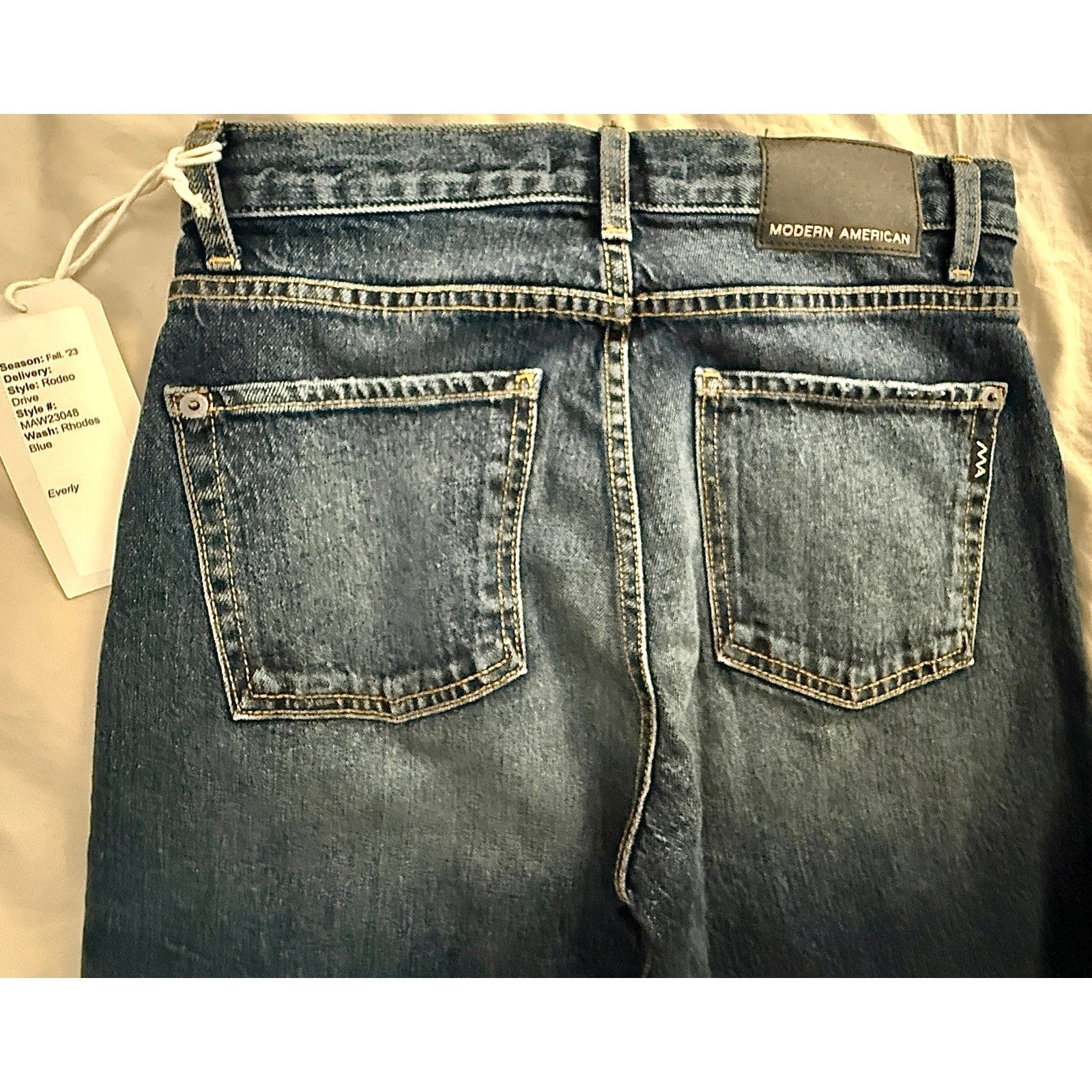 Modern America Rodeo Drive Women’s Dark Wash Straight Leg Jeans NWT Size 28