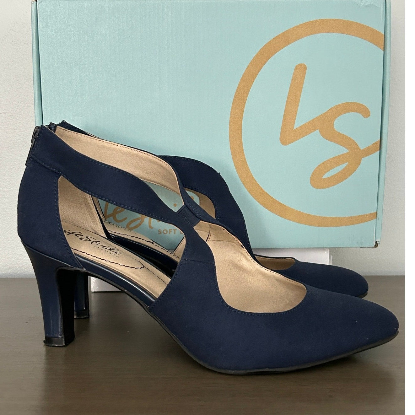 Lifestride Giovanna 2 Pump Heel Sandals Navy Blue 8.5 Wide EUC