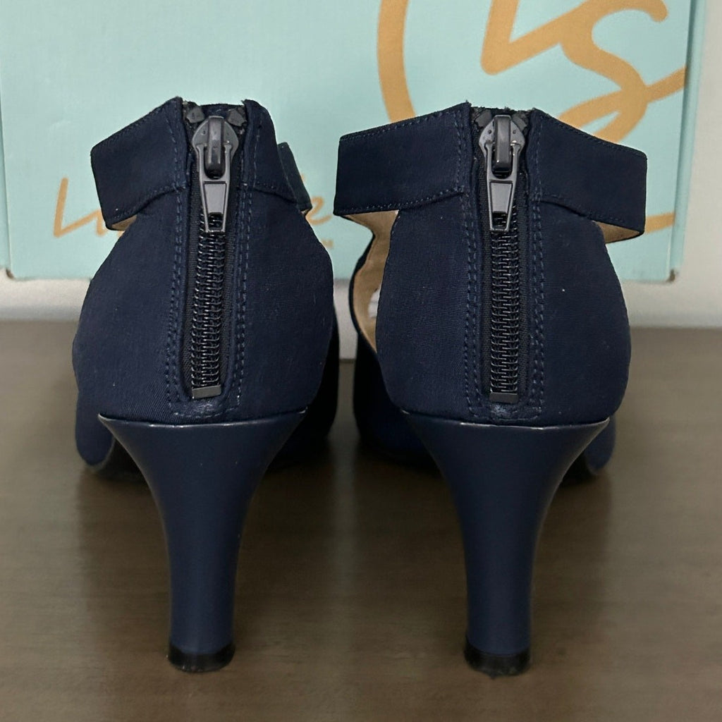 Lifestride Giovanna 2 Pump Heel Sandals Navy Blue 8.5 Wide EUC