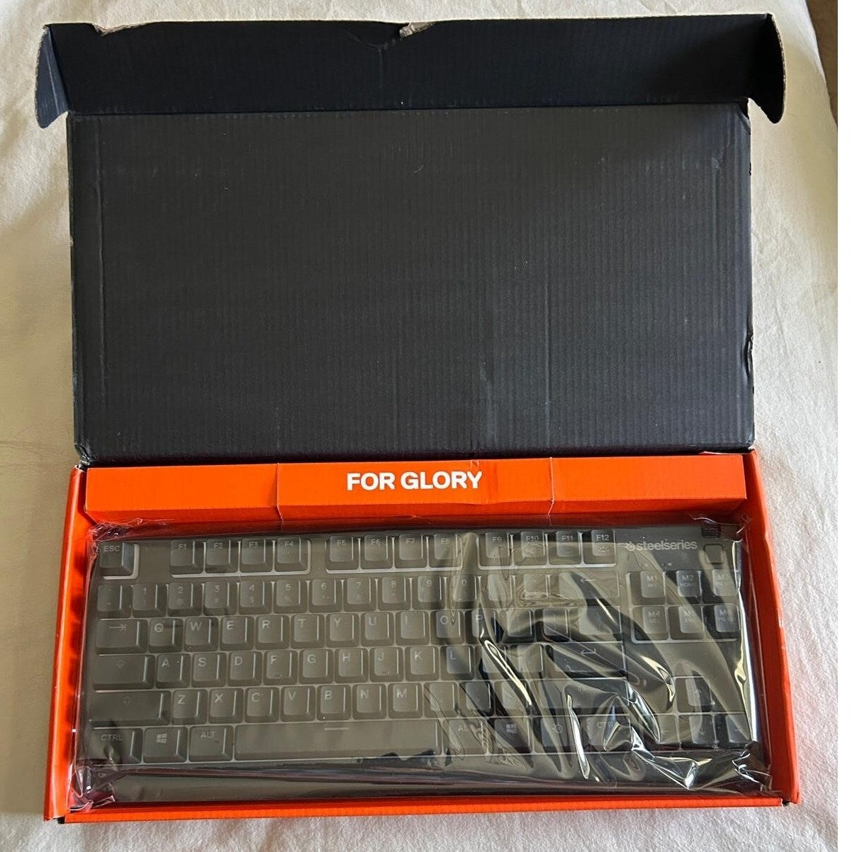 SteelSeries Apex 3 TKL Gaming Keyboard 8-Zone RGB Lighting Ten Keyless Black NEW