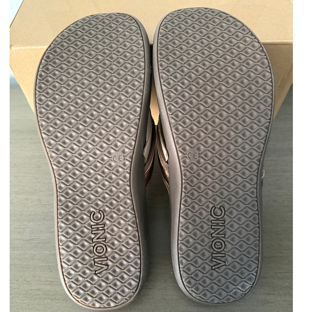 Vionic Tide Womens Flat Thong Sandals Bronze Metallic Leather Size 11 M NIB 