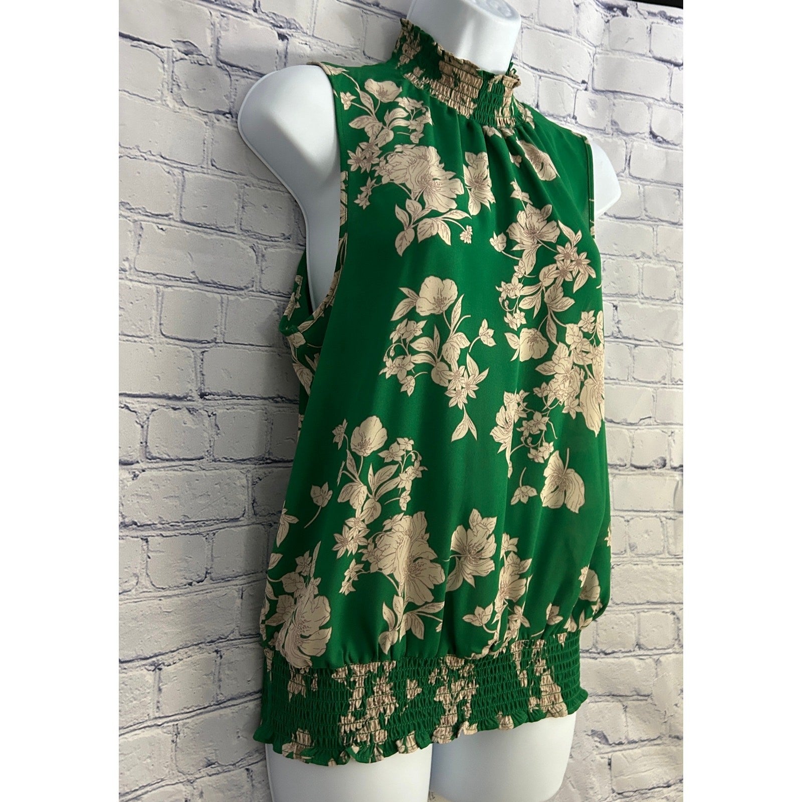 Sienna Sky Green Floral Top – Smocked Neck, Sleeveless, Loose Fit Blouse Size M 