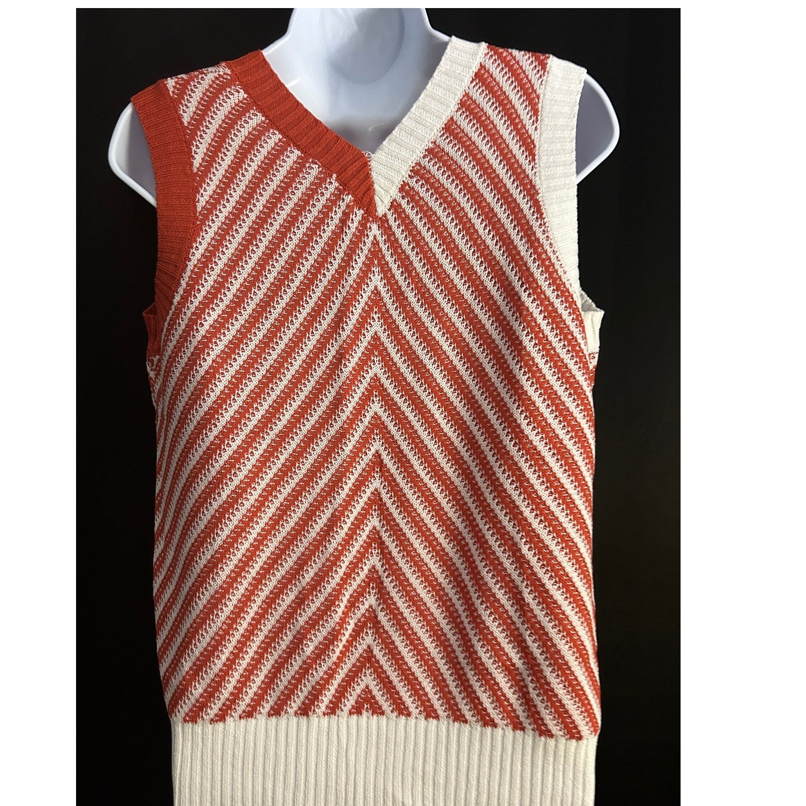 Womens Chevron V Neck Sleeveless Knit Size M Cream / Burnt Orange New NWOT