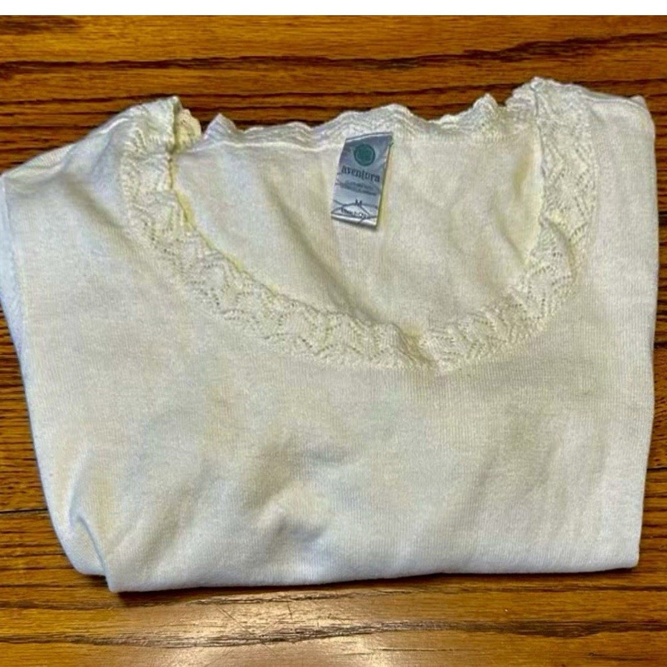 Aventura Lightweight Knit Top Sz M Ivory Cream Crochet Neck & Wrist Detail NEW