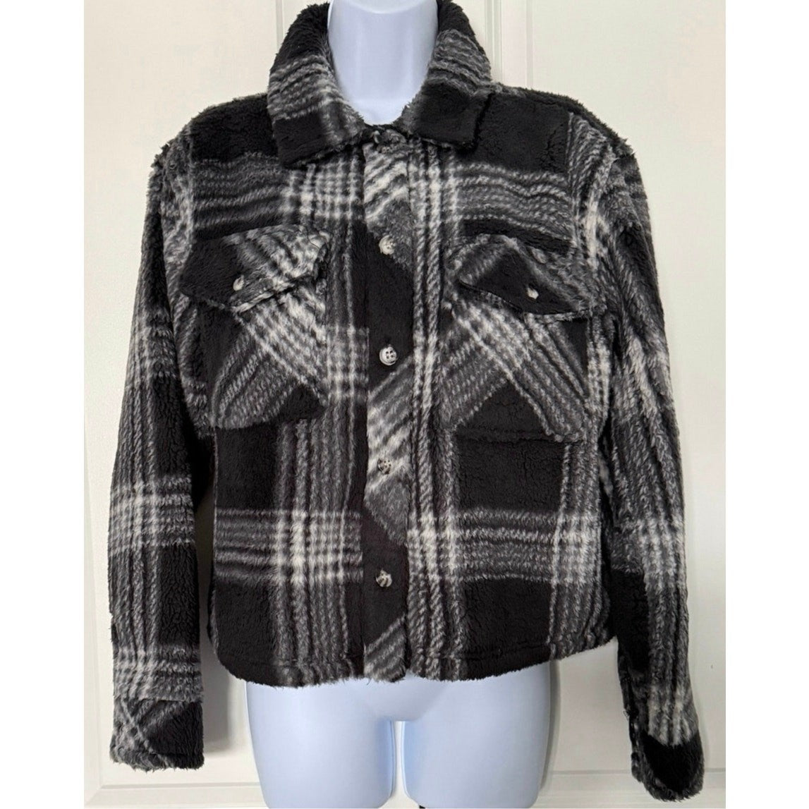 Thread & Supply Plaid Sherpa Jacket Women's XS Cozy Short Length EUC