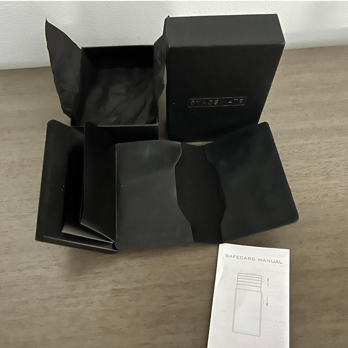 Minimalist Smart Wallet Apple AirTag Uses Find My, 12 Card Holder, RFID Blocking