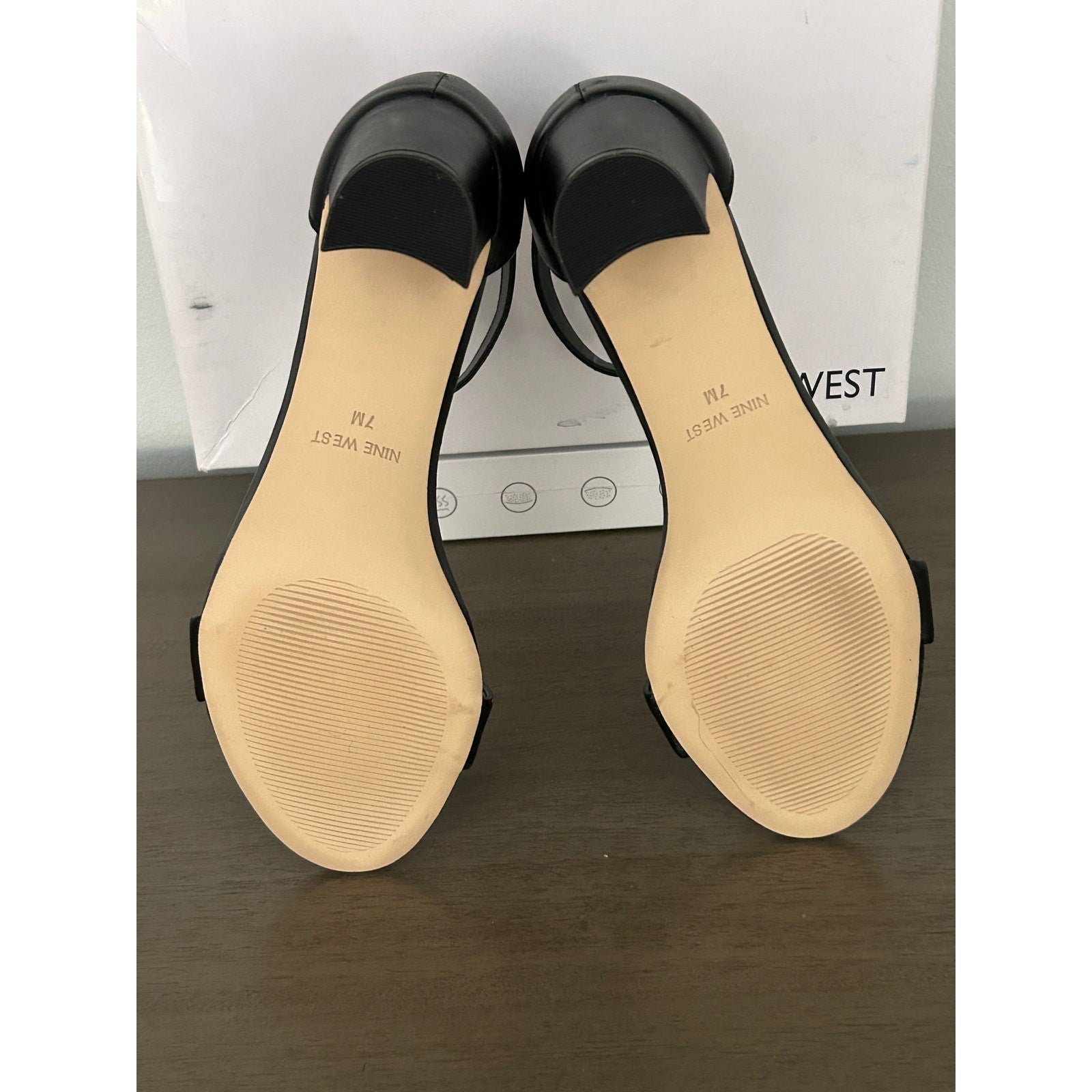 Nine West Pruce Ankle Strap Block Heel (2.5") Sandals Size 7M Black