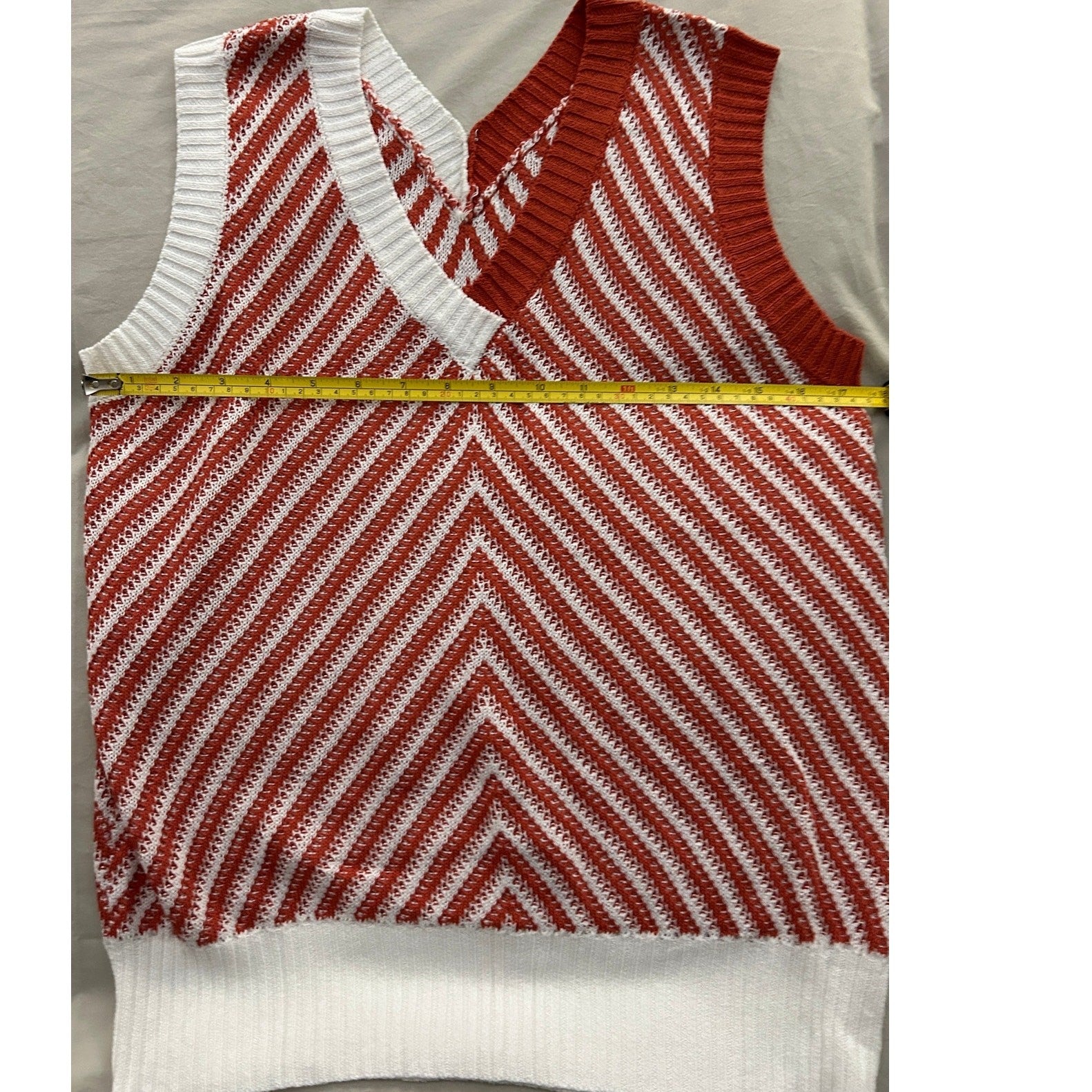 Womens Chevron V Neck Sleeveless Knit Size M Cream / Burnt Orange New NWOT