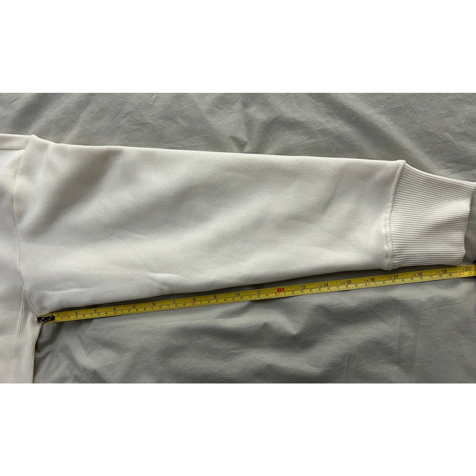 Member’s Mark Women’s White Fleece Hoodie Size M – Soft & Cozy Pullover NWT