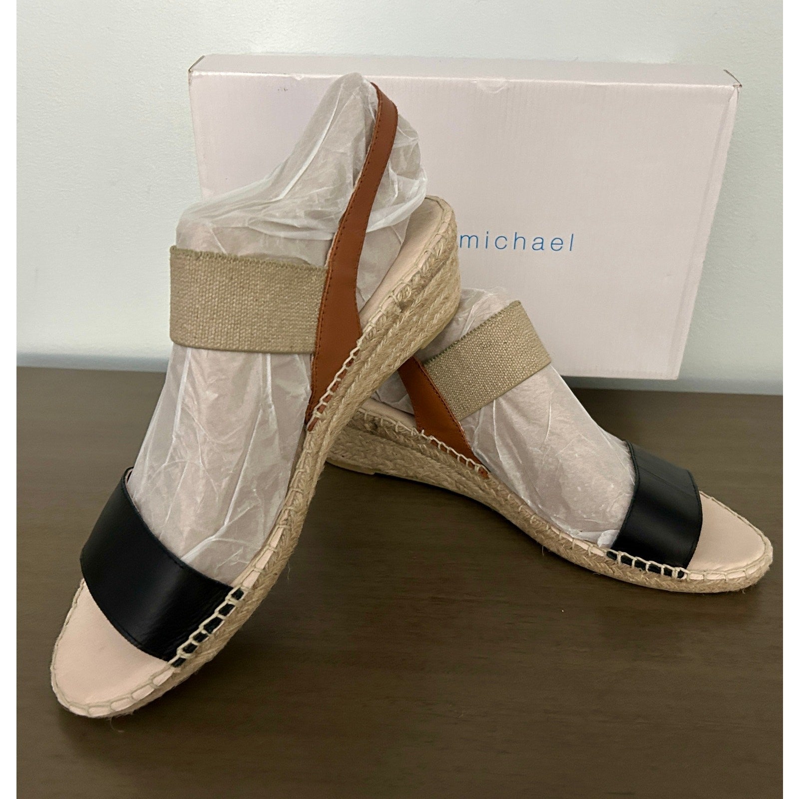 Eric Michael Lulu Two Tone Elastic Strap Sandals Black & Tan Women's Size 11 EUC