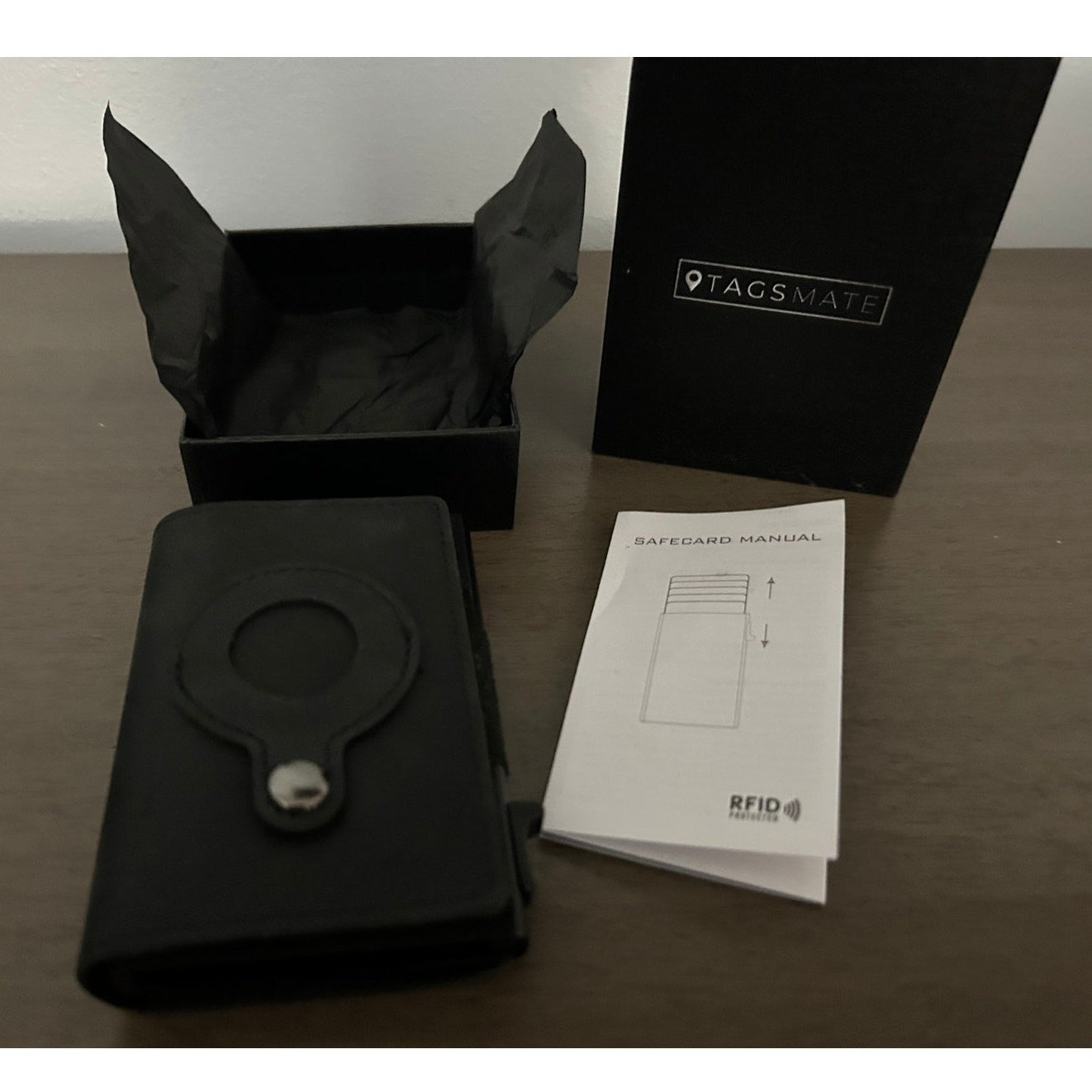Minimalist Smart Wallet Apple AirTag Uses Find My, 12 Card Holder, RFID Blocking