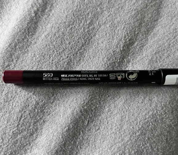 Rimmel London Lasting Finish Lip Liner Crayon Pencil Bitten Red #580 NEW