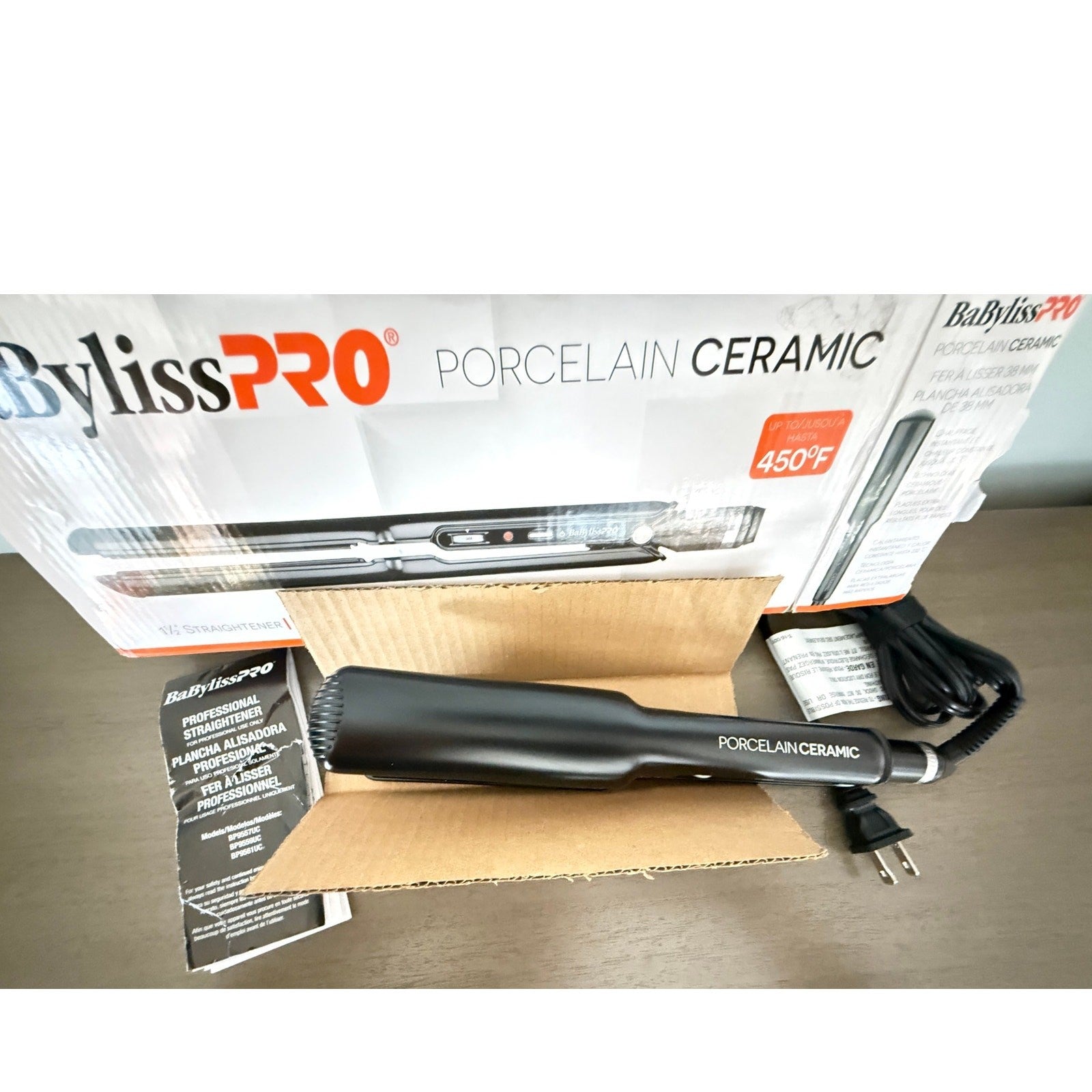 Babyliss Pro Porcelain Ceramic 1 1/2" Straightening Iron BP9559UC Open Box