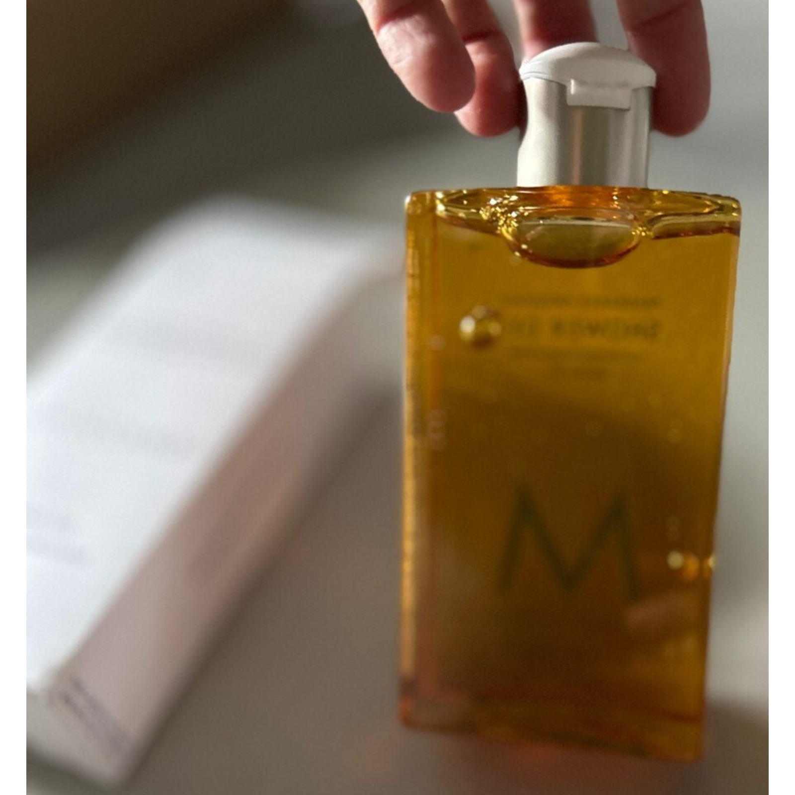 Moroccanoil Shower Gel 8.4oz Fragrance Originale Cleanse & Hydrate Body Wash
