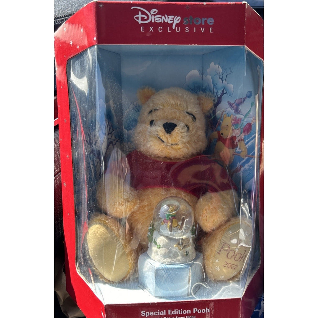 Disney Store Special Holiday Edition Winnie Pooh 2002 Collectable w/ Snow Globe 