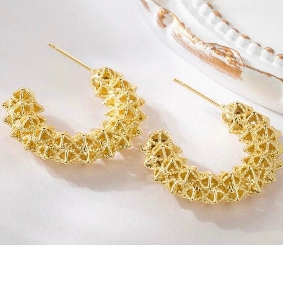 Al&Tiffy 14K Gold Plated Hollow Thick Hoop Stud Earring Geometric Lattice Design