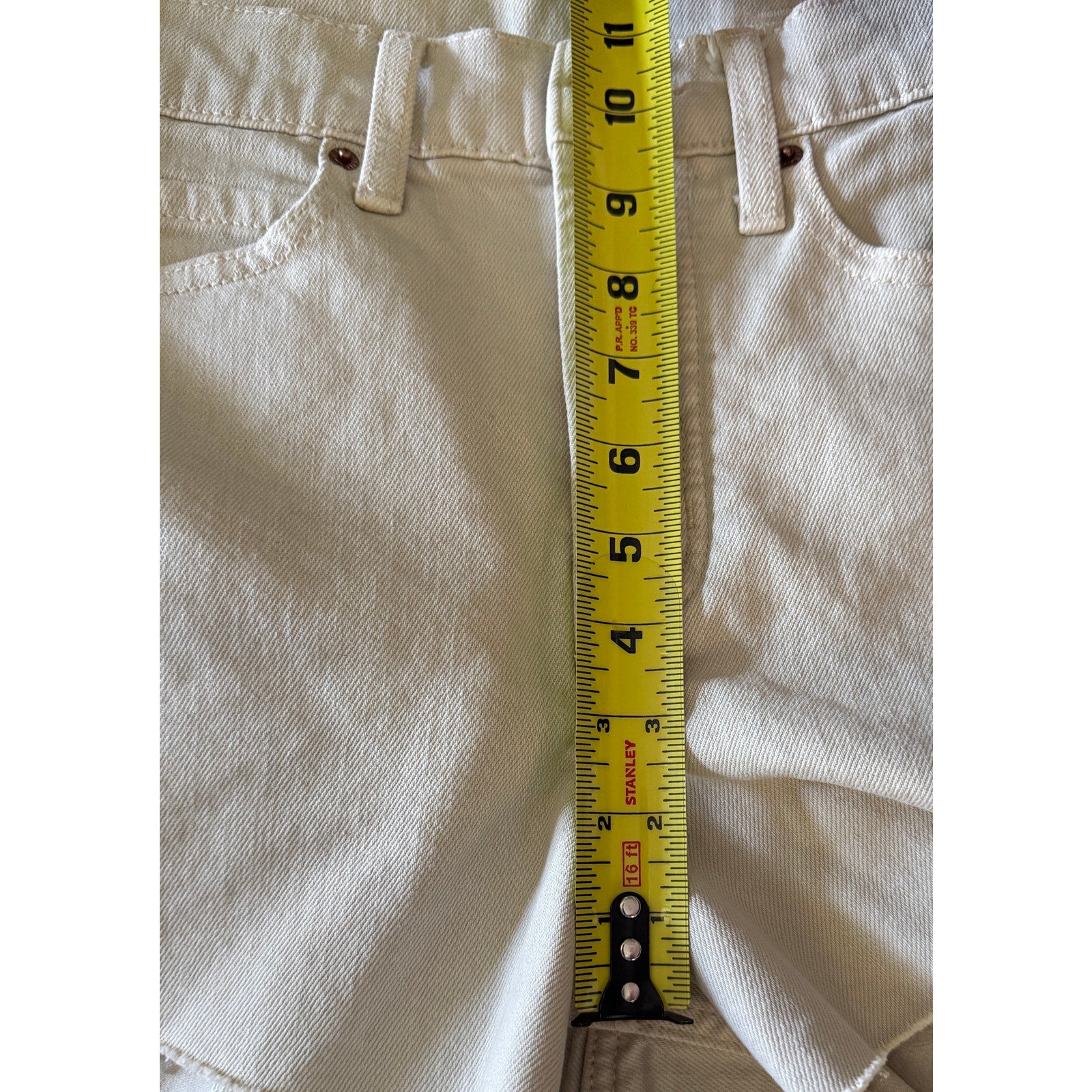 Old Navy Ski-Hi Highrise A-Line Raw Hem Button Fly Tan / Khaki Shorts Sz 4 NWOT