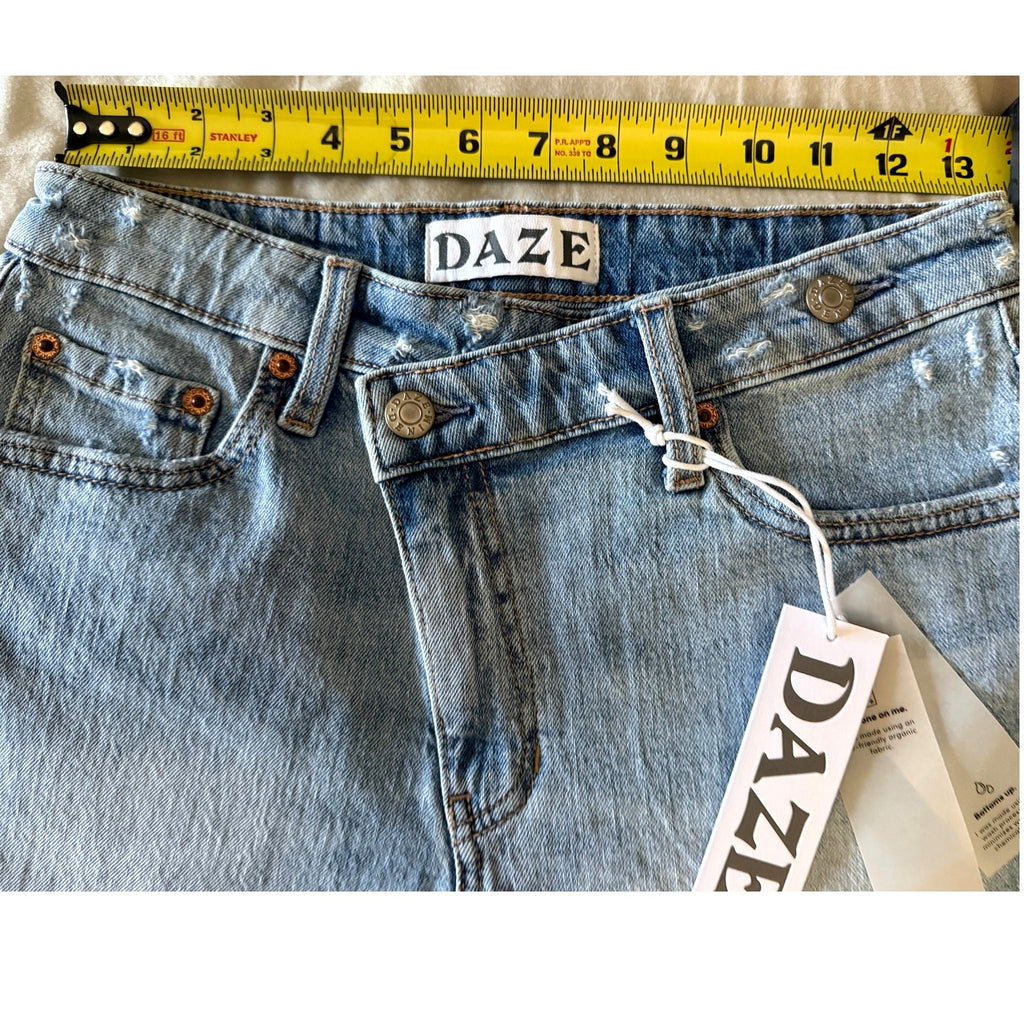 DAZE Troublemaker Shift Front High Rise Raw Hem Organic Cotton Sz 26 NWT