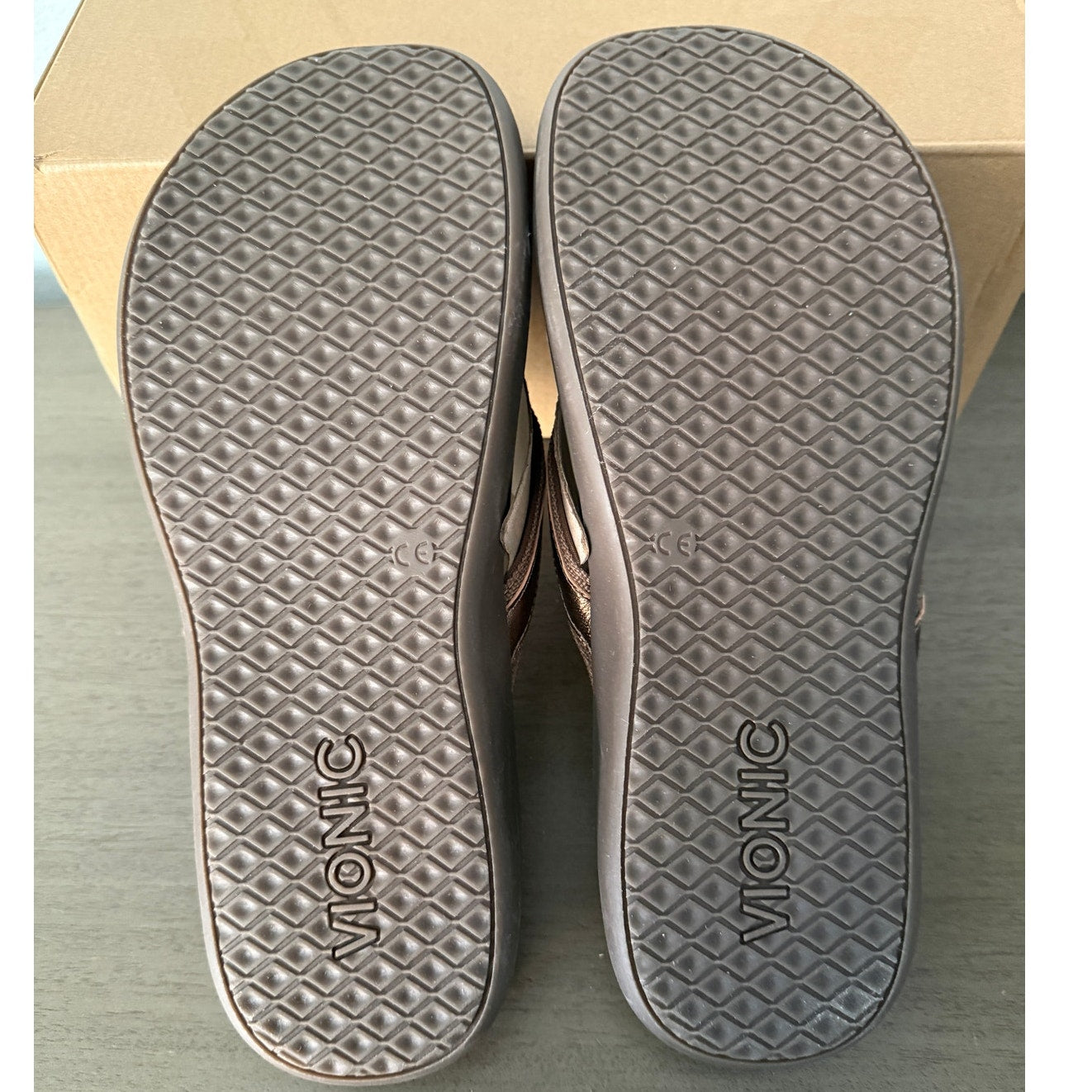 Vionic Tide Womens Flat Thong Sandals Bronze Metallic Leather Size 11 M NIB