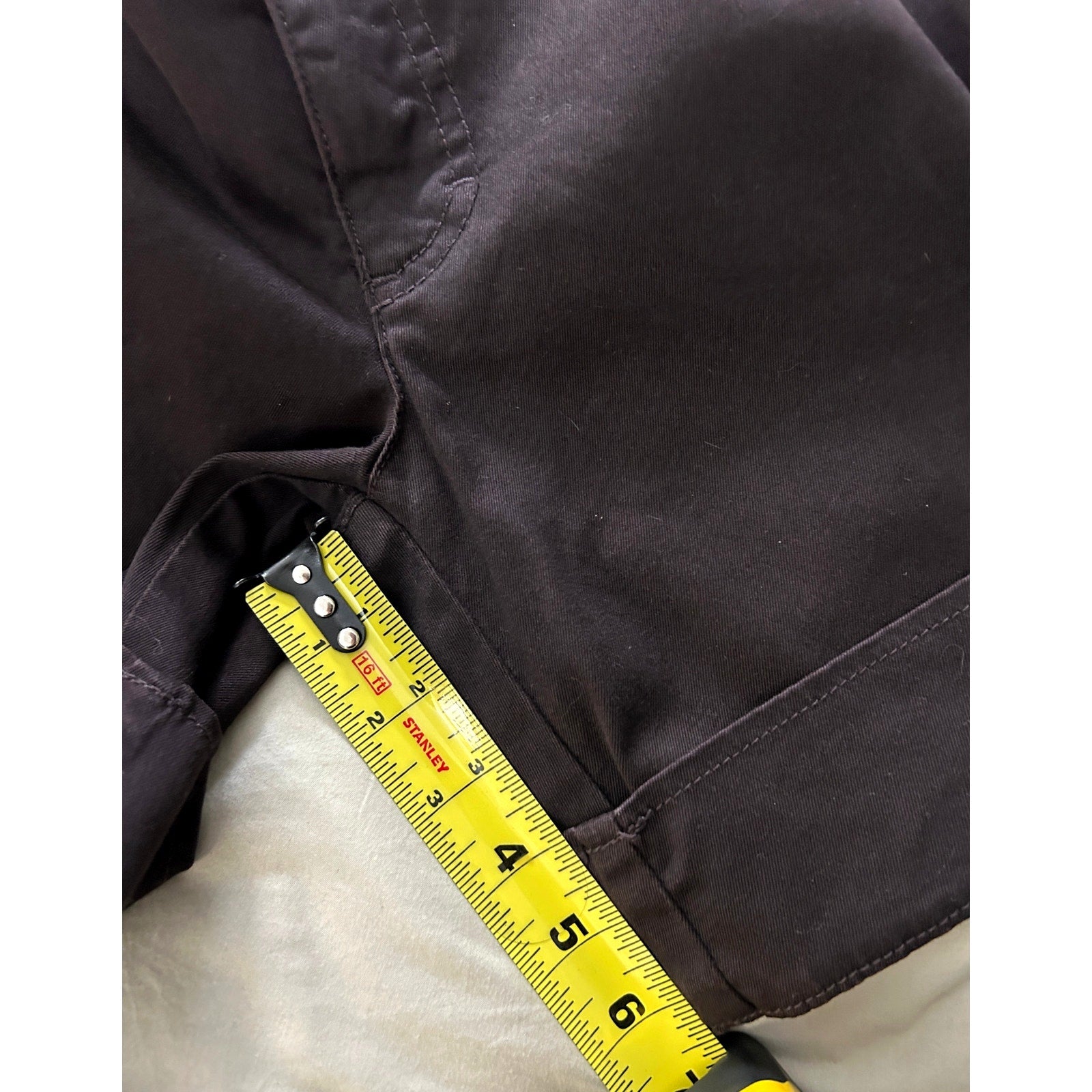 Sanctuary Cotton Chino Shorts Espresso Brown Flat Front Cuffed Size 30/31 NWOT