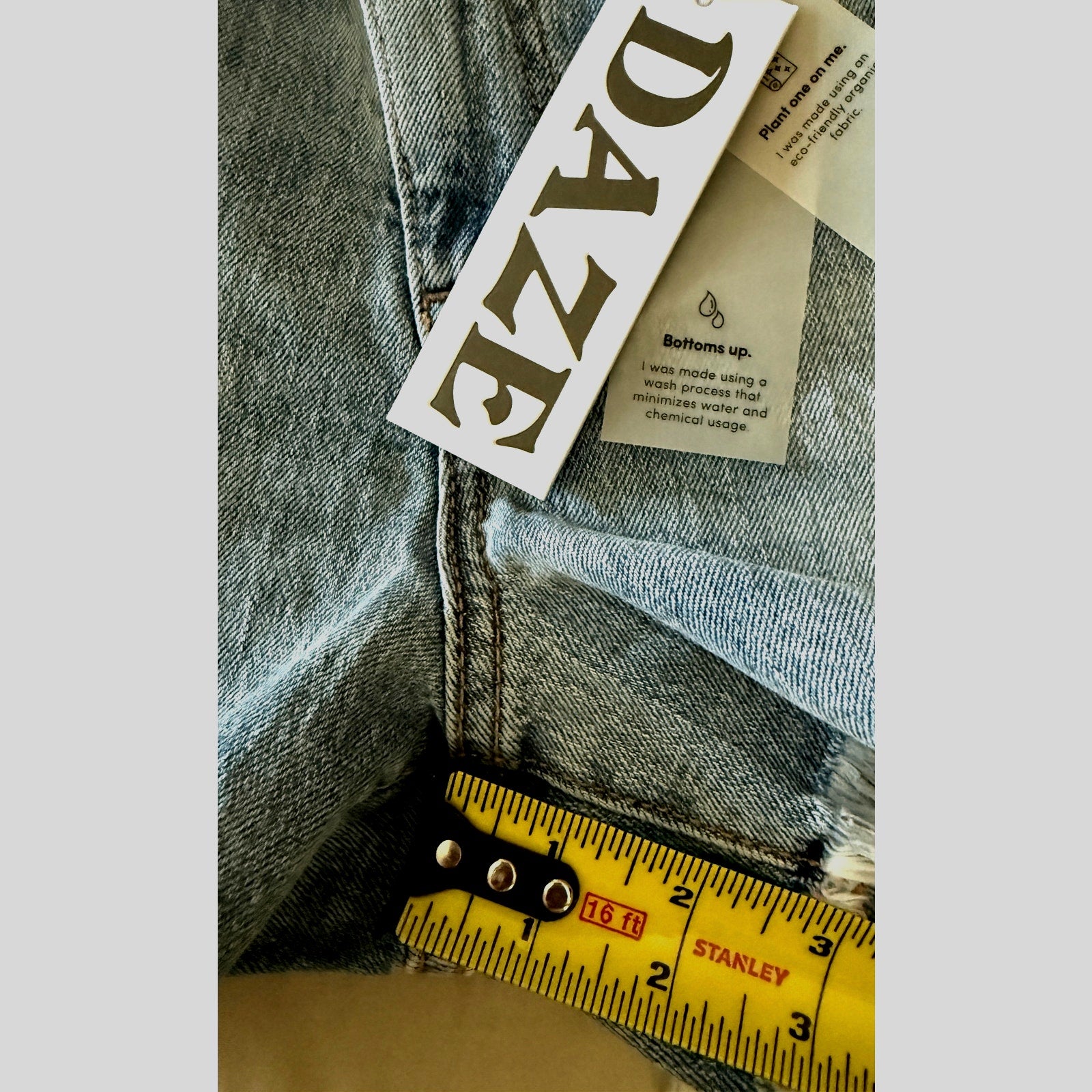 DAZE Troublemaker Shift Front High Rise Raw Hem Organic Cotton Sz 26 NWT