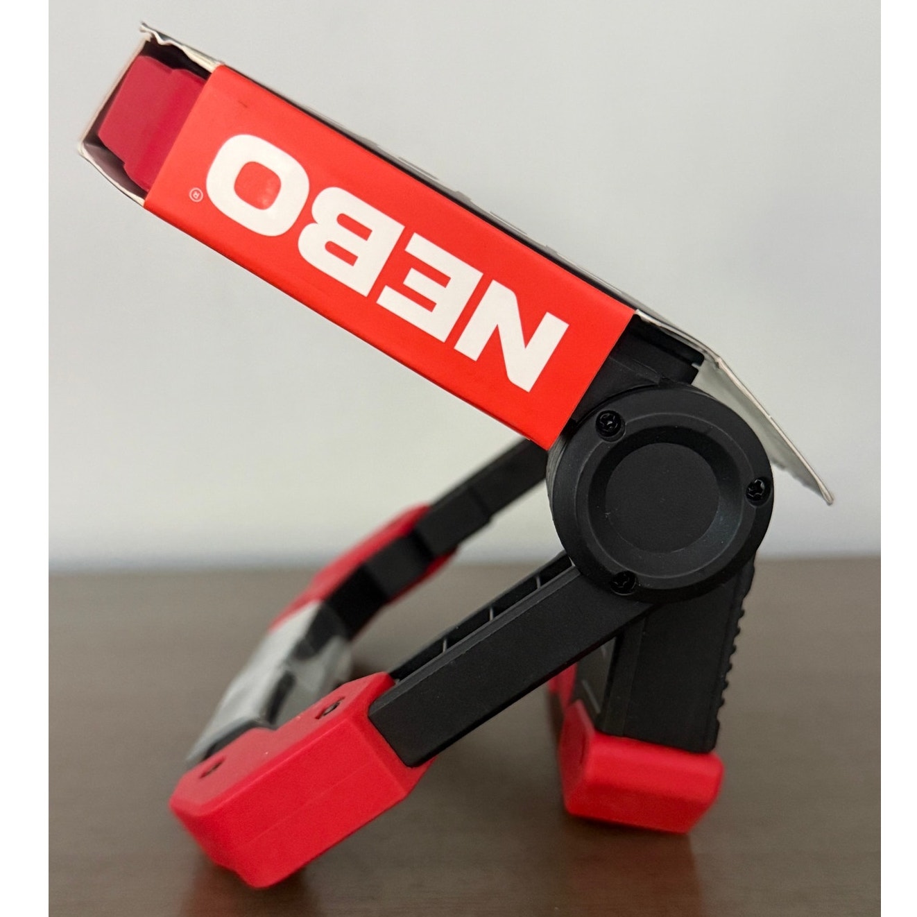 NEBO Omni 2000 Lumen COB LED Black Rechargeable Handheld Work Light NEW