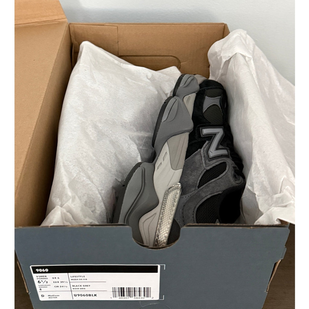 New Balance 9060 Running Lifestyle Sneakers Mens Sz 6.5 /Womens 8 Black/Gray NIB