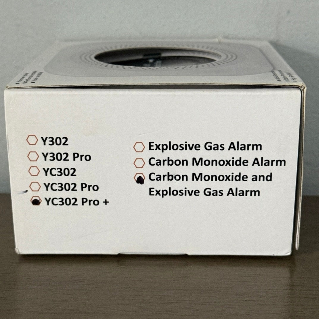 Carbon & Gas Detector YC302 Pro+ 4‑in‑1 Plug‑In Alarm Temp Humidity White