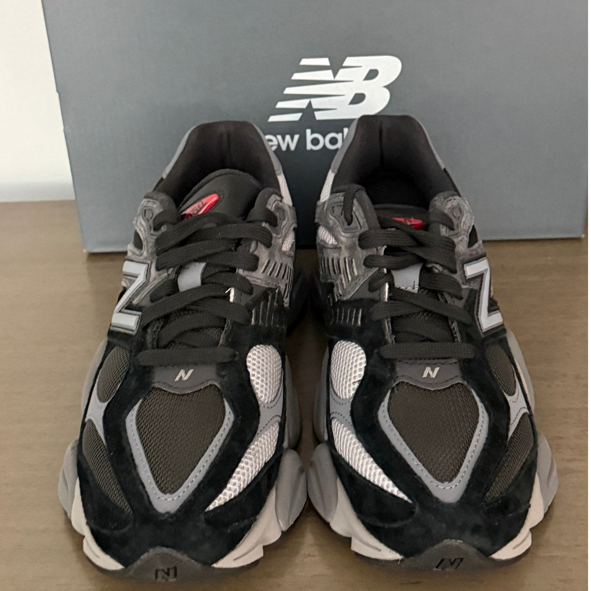 New Balance 9060 Running Lifestyle Sneakers Mens Sz 6.5 /Womens 8 Black/Gray NIB